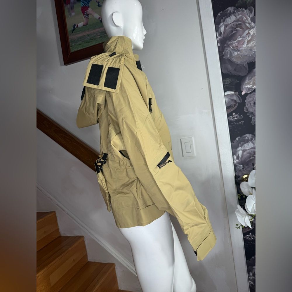 Free People Zephyr Packable Shell
Jacket - Picture 11 of 11